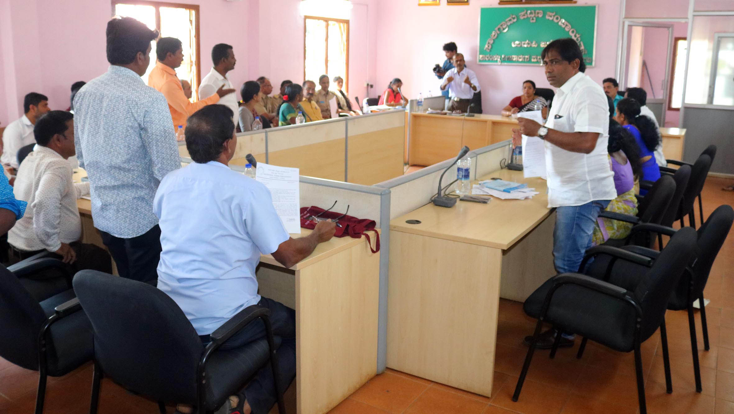 ಸಾಲಿಗ್ರಾಮ: ಪಟ್ಟಣ ಪಂಚಾಯತ್‌ನಲ್ಲಿ ಬಾರ್ ಪರವಾನಿಗೆ ಗದ್ದಲ